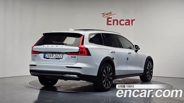 Volvo V60 Cross Country 2024 — Photo 20/36