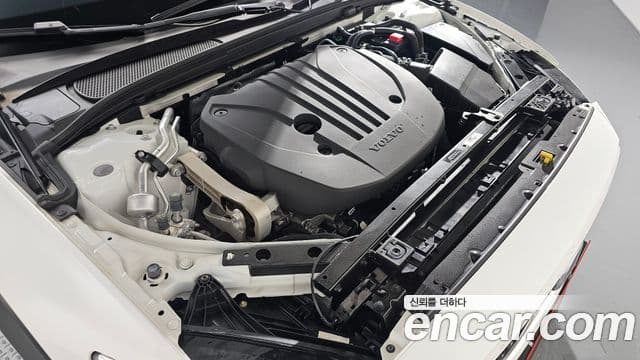 Volvo V60 Cross Country 2024 — Photo 24/36