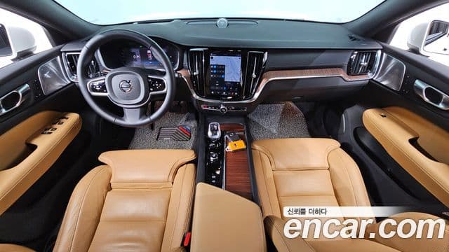 Volvo V60 Cross Country 2024 — Photo 3/36