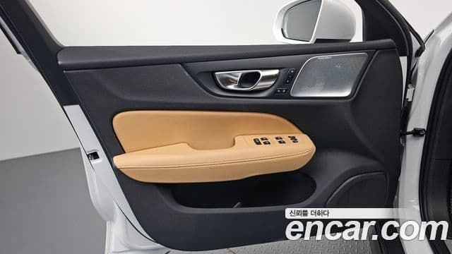 Volvo V60 Cross Country 2024 — Photo 14/36