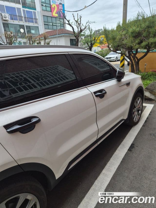 Kia Sorento 2021 — Фото 1/6