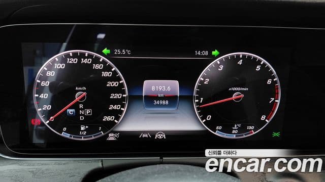 Mercedes-Benz E-Class 2019 — Şəkil 8/20