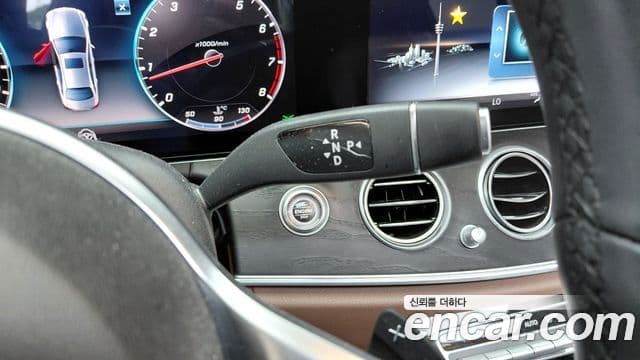 Mercedes-Benz E-Class 2019 — Şəkil 9/20