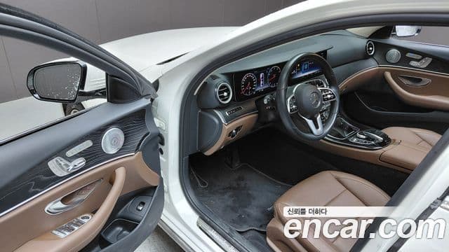 Mercedes-Benz E-Class 2019 — Şəkil 10/20