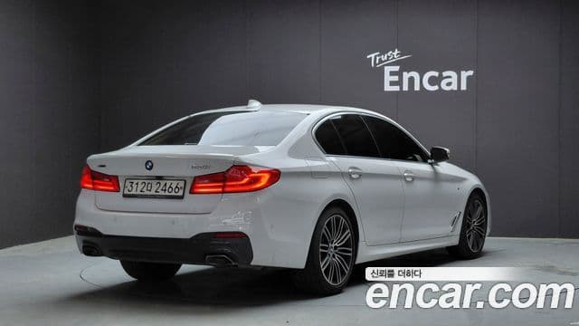 BMW 5 Series 2020 — ფოტო 2/20