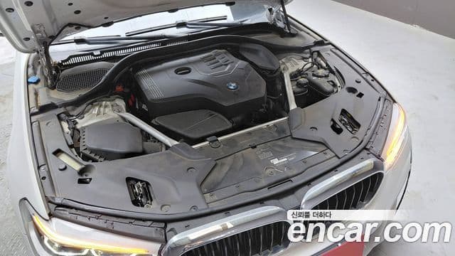 BMW 5 Series 2020 — ფოტო 6/20