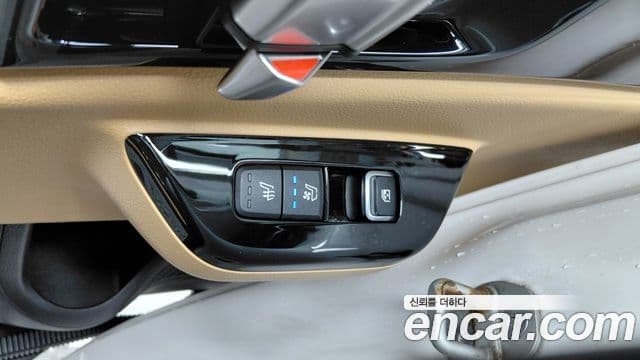 Kia Carnival 2020 — Фото 16/20