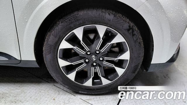 Kia Carnival 2020 — Şəkil 16/30