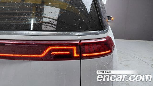 Kia Carnival 2020 — Şəkil 23/30