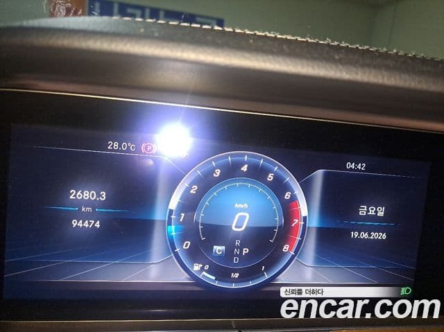 Mercedes-Benz E-Class 2018 — Şəkil 17/20