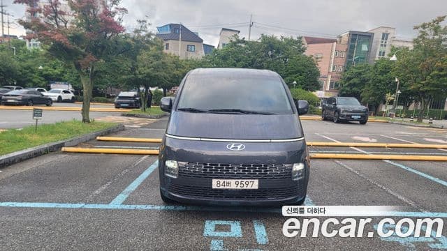 Hyundai Staria 2021 — ფოტო 2/19