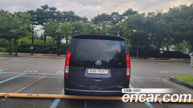 Hyundai Staria 2021 — ფოტო 3/19