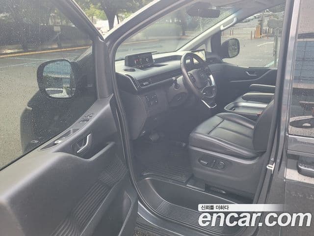 Hyundai Staria 2021 — ფოტო 15/19