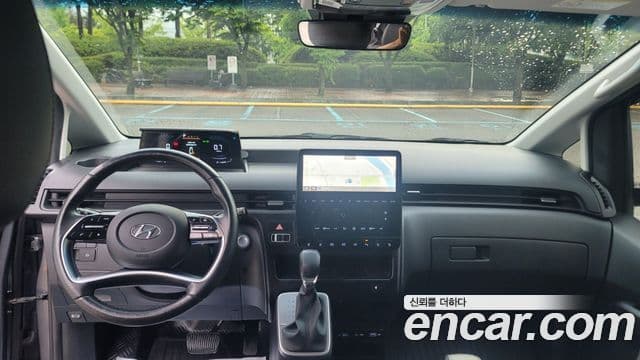 Hyundai Staria 2021 — ფოტო 16/19