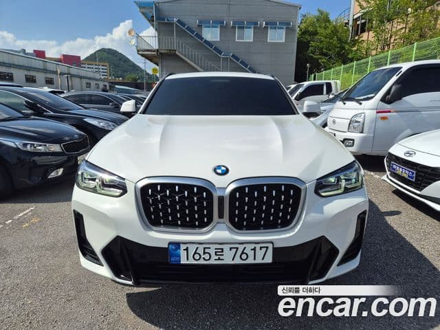 BMW X4 2022 — Photo 13/20