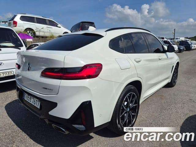 BMW X4 2022 — Photo 18/20