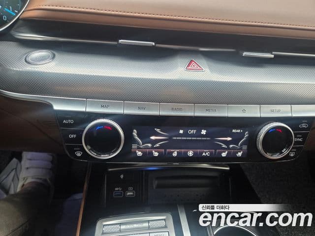 Genesis Electrified G80 2022 — ფოტო 18/20