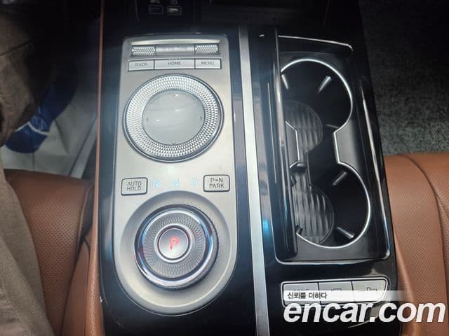 Genesis Electrified G80 2022 — ფოტო 19/20
