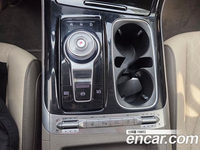 Kia Carnival 2022 — Şəkil 17/19
