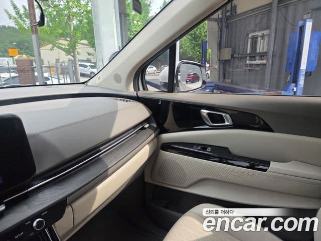 Kia Carnival 2022 — Şəkil 18/19