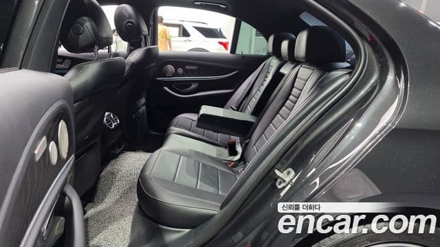 Mercedes-Benz E-Class 2022 — Фото 11/20
