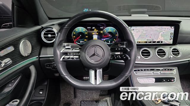 Mercedes-Benz E-Class 2022 — Фото 13/20