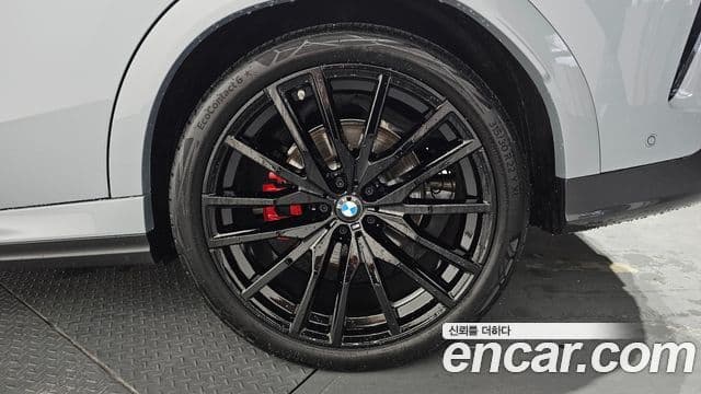 BMW X6 2025 — Photo 22/35