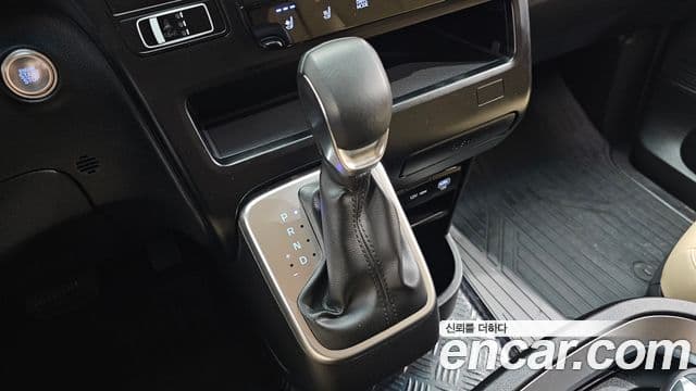 Hyundai Staria 2024 — Фото 9/20
