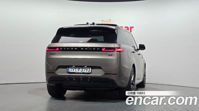 Land Rover Range Rover Sport 2023 — Фото 4/20