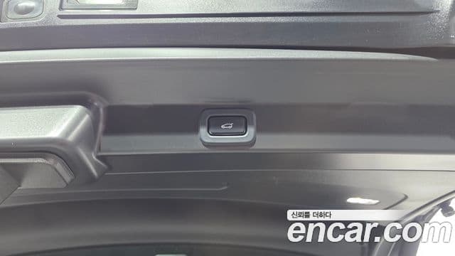 Land Rover Range Rover Sport 2023 — Фото 17/20