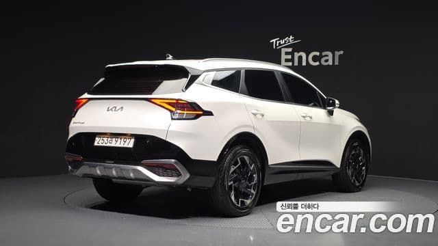 Kia Sportage 2022 — фото 2 из 20