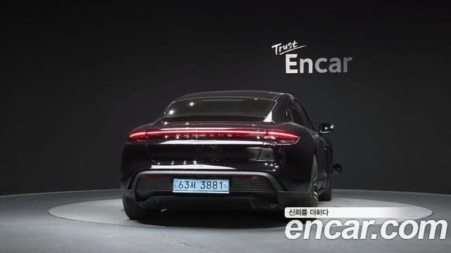 Porsche Taycan 2021 — Şəkil 9/34