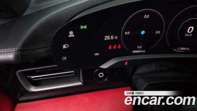 Porsche Taycan 2021 — Şəkil 8/34