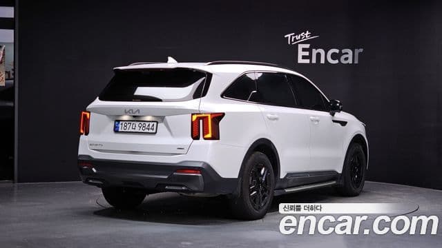 Kia Sorento 2024 — Фото 2/20