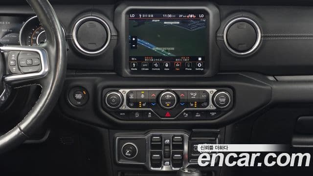 Jeep Wrangler 2021 — Şəkil 14/20