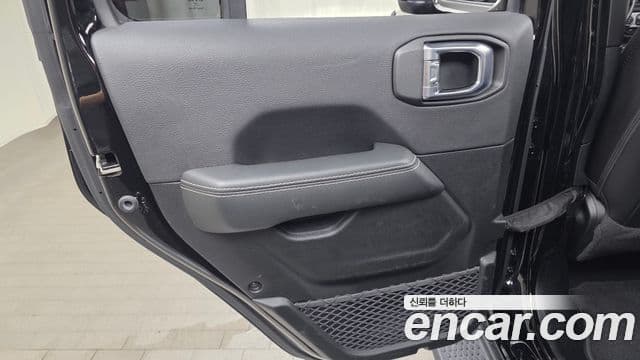 Jeep Wrangler 2021 — Photo 9/33