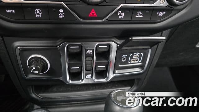 Jeep Wrangler 2021 — Photo 10/33