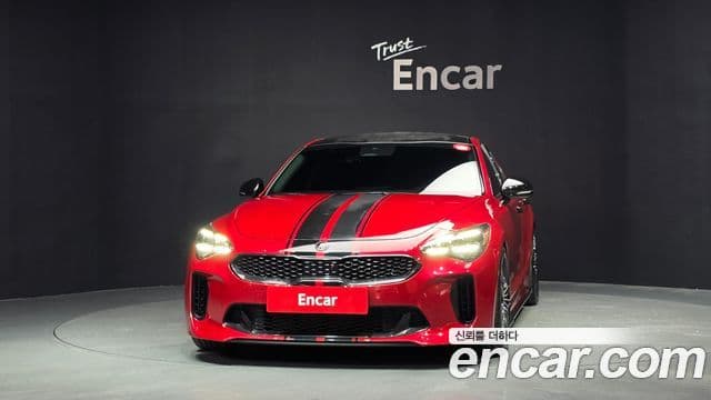 Kia Stinger 2021 — ფოტო 2/20