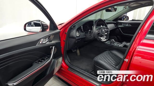 Kia Stinger 2021 — ფოტო 8/20