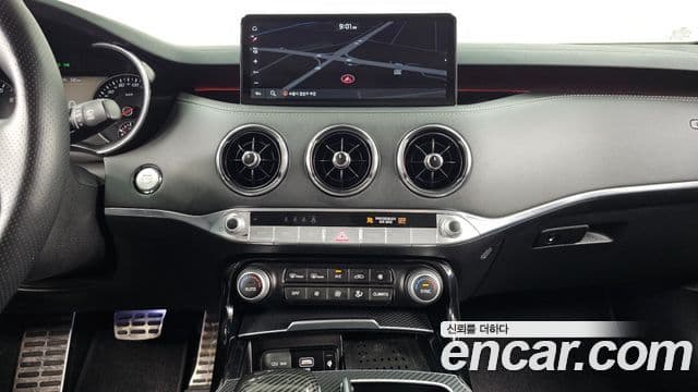 Kia Stinger 2021 — ფოტო 13/20