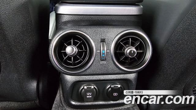 Kia Stinger 2021 — ფოტო 18/20