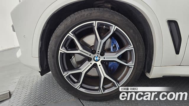 BMW X5 2022 — Фото 4/20