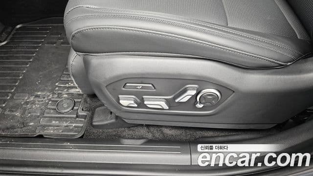 Hyundai Santa Fe 2026 — Photo 28/32