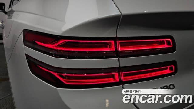 Genesis GV80 2022 — Şəkil 18/40