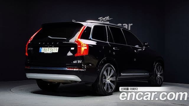 Volvo XC90 2022 — ფოტო 2/20