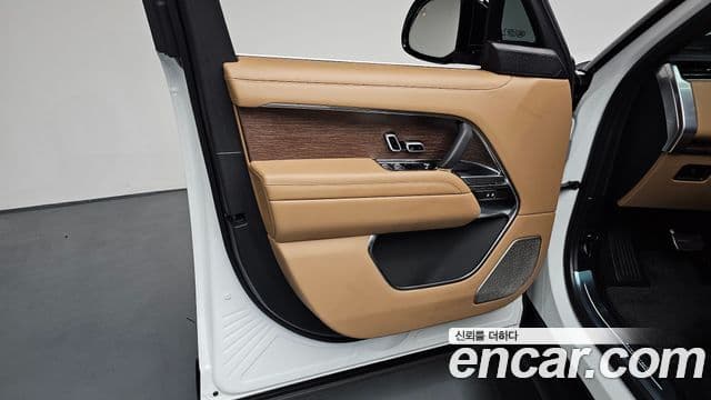 Land Rover Range Rover 2025 — Photo 9/38