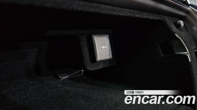Land Rover Range Rover 2025 — Photo 8/38