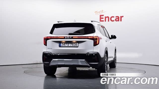 Kia Seltos 2023 — ფოტო 4/20