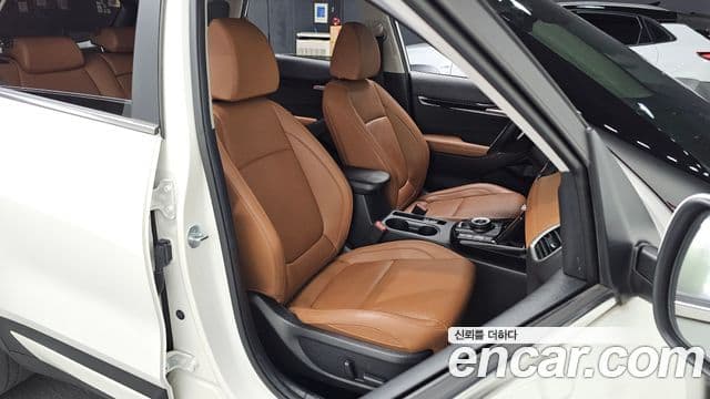 Kia Seltos 2023 — ფოტო 10/20