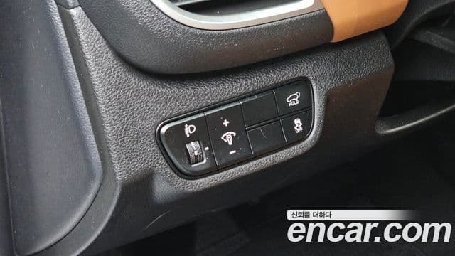 Kia Seltos 2023 — ფოტო 14/20